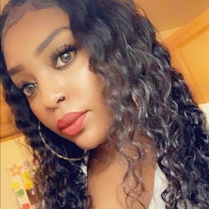 Meet your Posher, Desiree